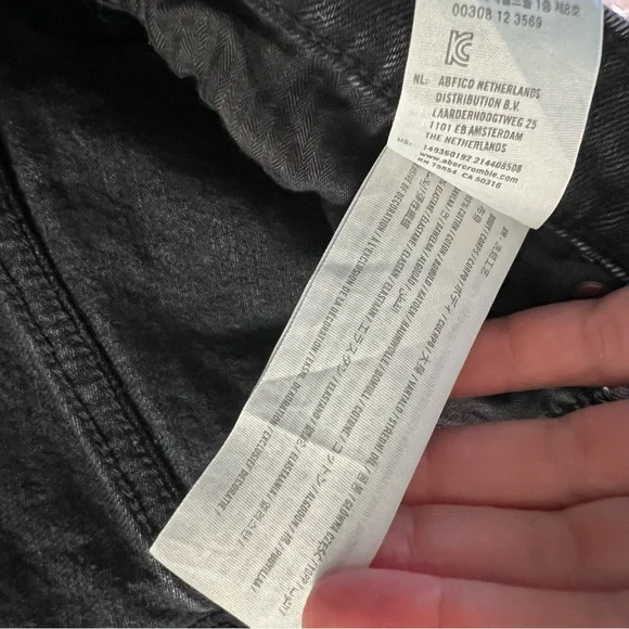 Abercombie & Fitch Curve Love Ultra High Rise Mom Shorts Black Distresses Sz 12 - Picture 8 of 8